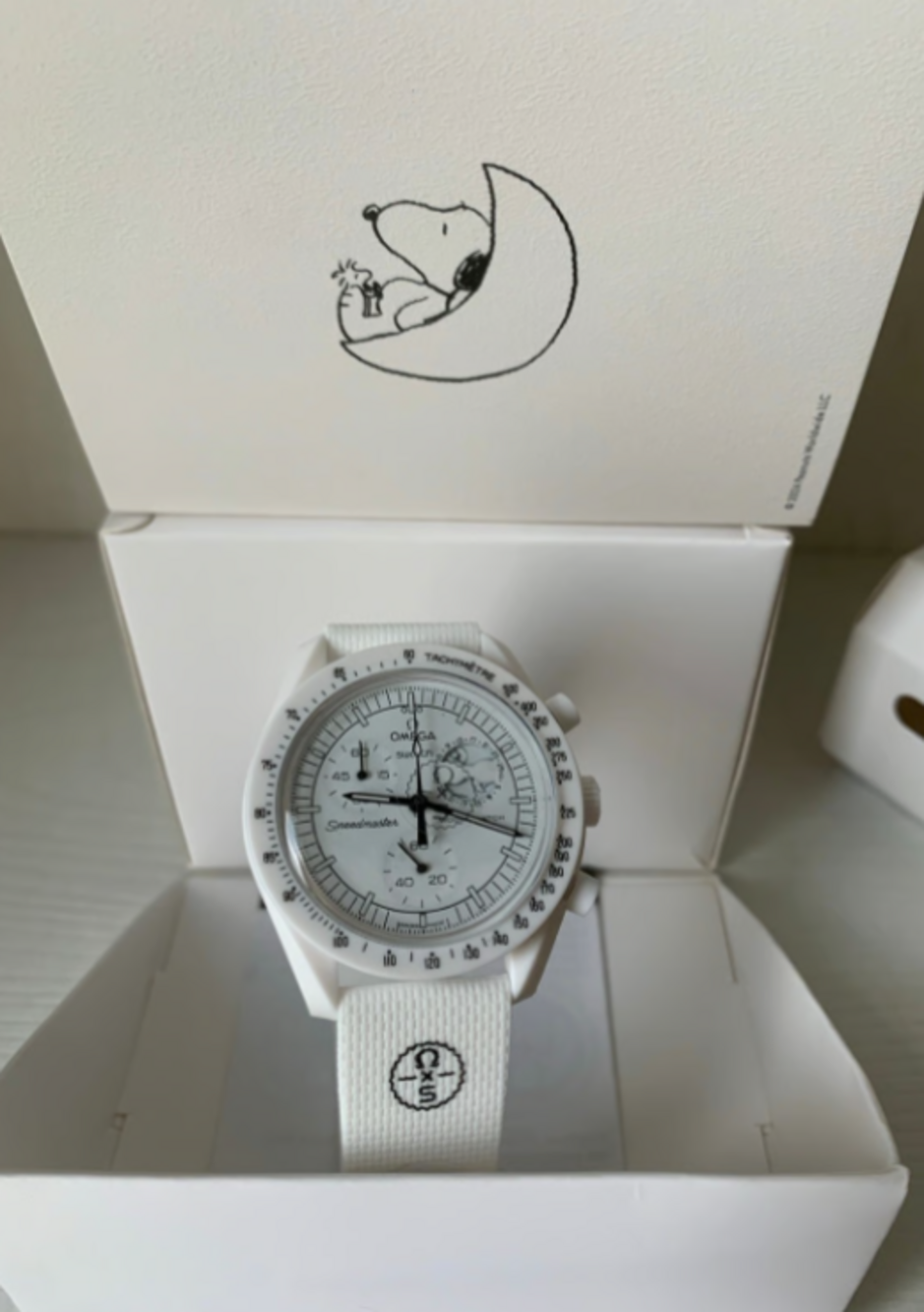 Swatch X Omega Moonswatch Snoopy Mission to the Moonphase White Men's Watch - Picture 2 of 5
